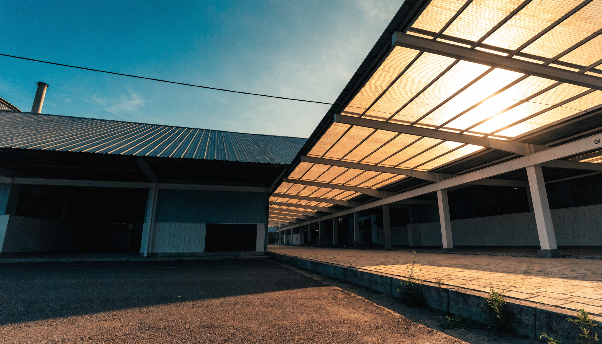 Polycarbonate Roofing vs Metal Sheets: The Complete Comparison for Indian Projects